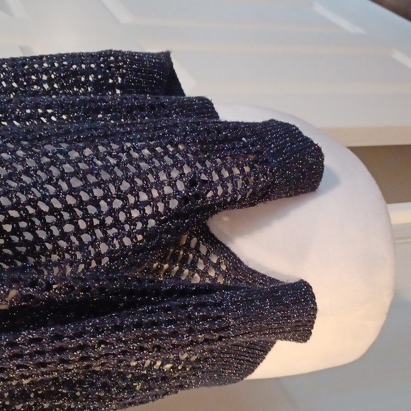 💙🌺Express Black Sparkly Knit Top - Picture 9 of 13